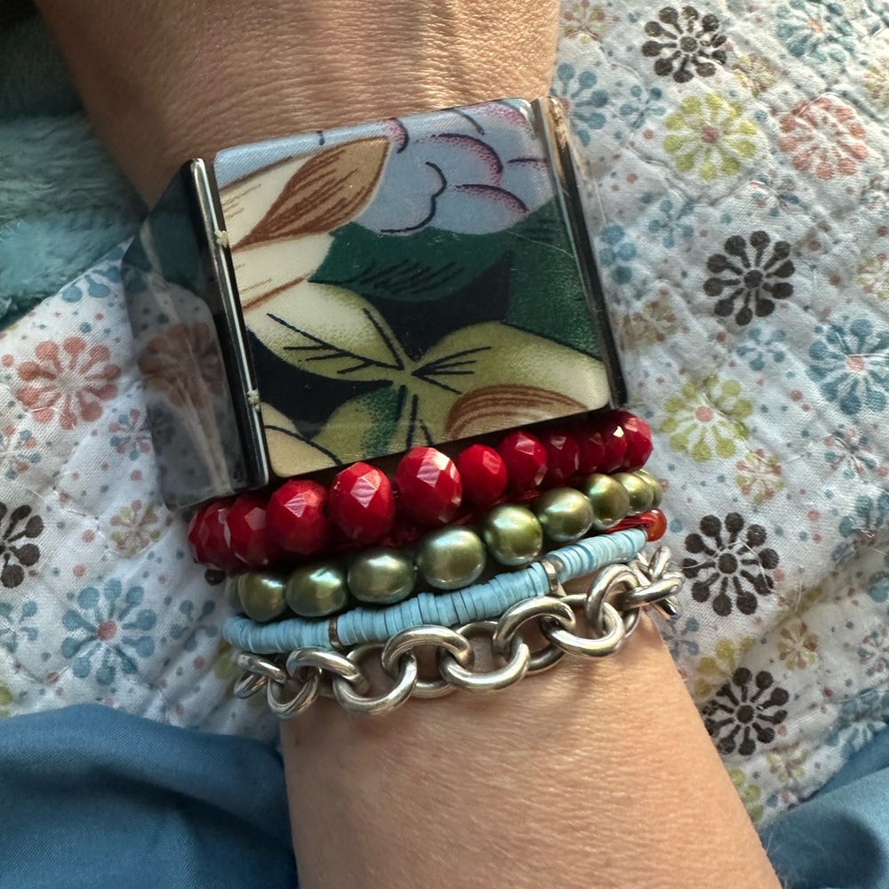 Acrylic Panel Ornate Bracelet • Vintage